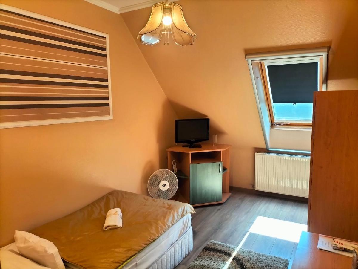 Bajor Panzio Buek-Buekfuerdo, Adults Friendly 12 Plus Eksteriør billede