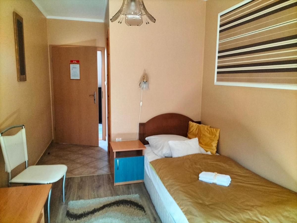 Bajor Panzio Buek-Buekfuerdo, Adults Friendly 12 Plus Eksteriør billede