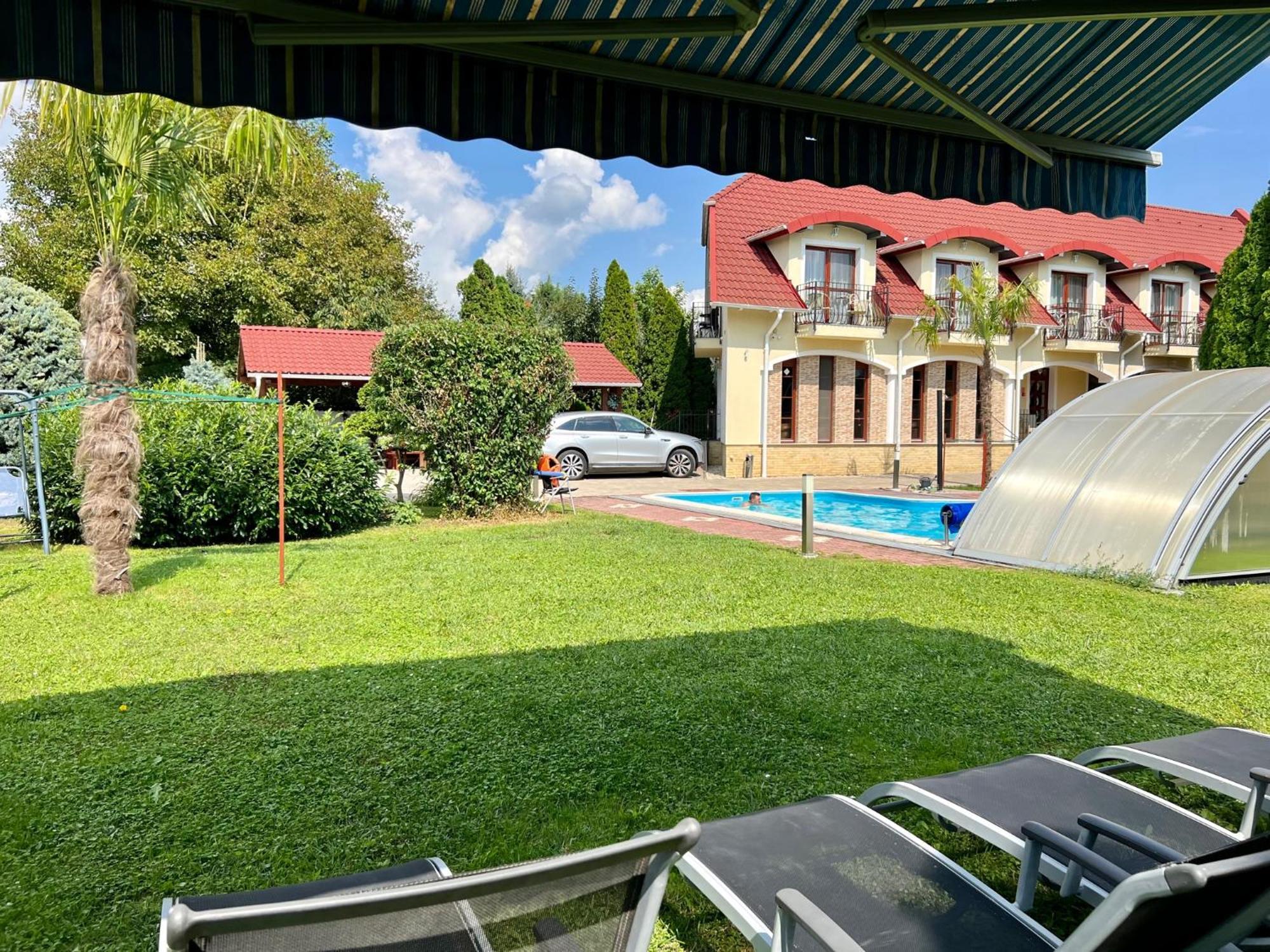 Bajor Panzio Buek-Buekfuerdo, Adults Friendly 12 Plus Eksteriør billede