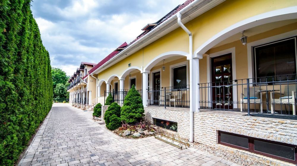 Bajor Panzio Buek-Buekfuerdo, Adults Friendly 12 Plus Eksteriør billede