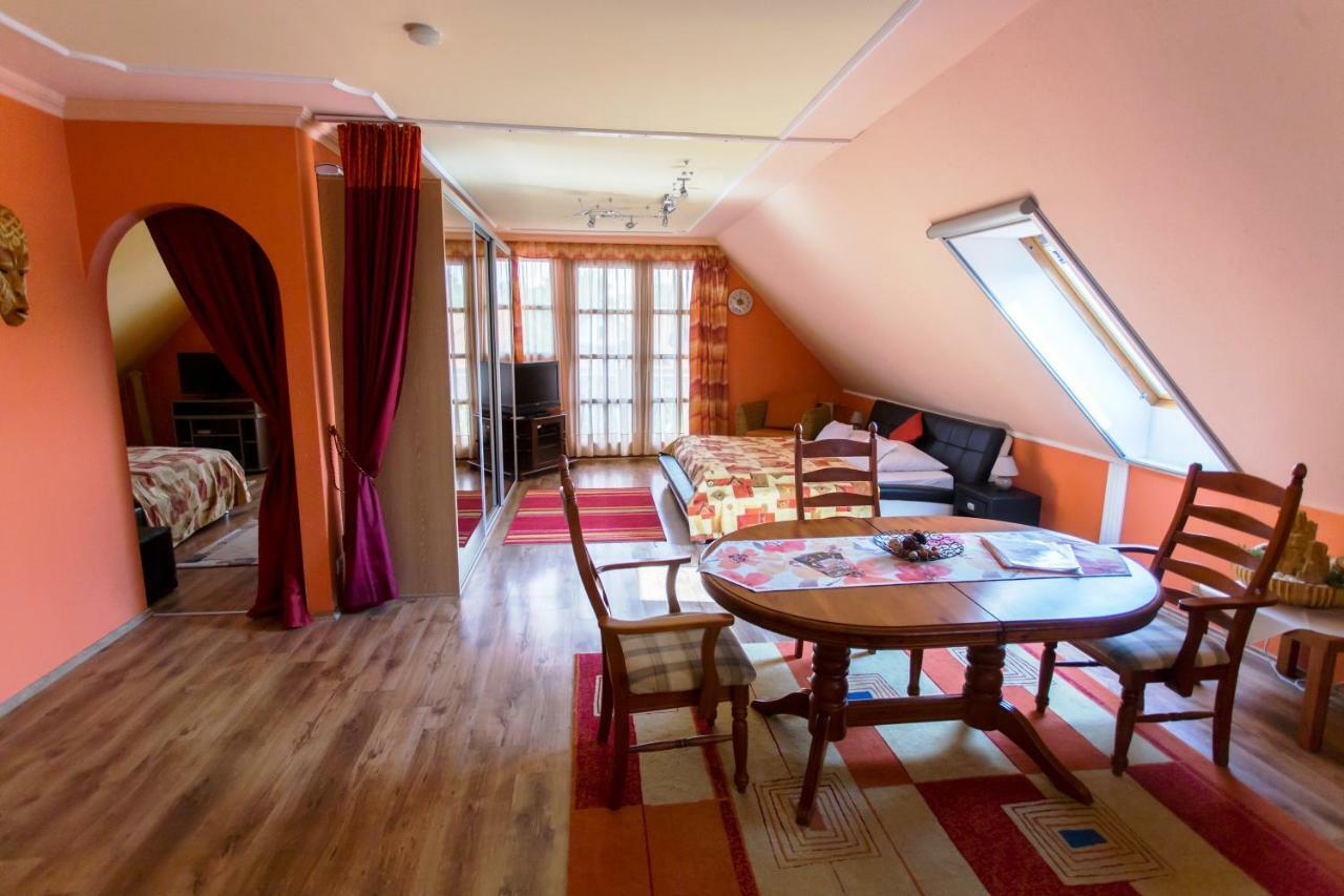 Bajor Panzio Buek-Buekfuerdo, Adults Friendly 12 Plus Eksteriør billede
