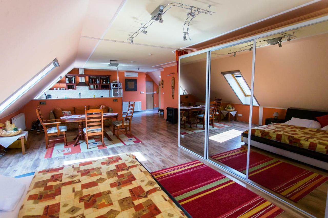 Bajor Panzio Buek-Buekfuerdo, Adults Friendly 12 Plus Eksteriør billede